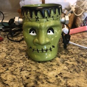 Full Size Scentsy Warmer. He’s Alive!